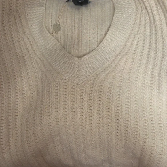 Authentic Gucci Cashmere Sweater - Picture 5 of 8
